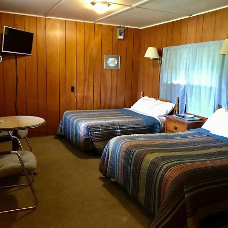 Chamber Lane Motel Round Lake Buitenkant foto