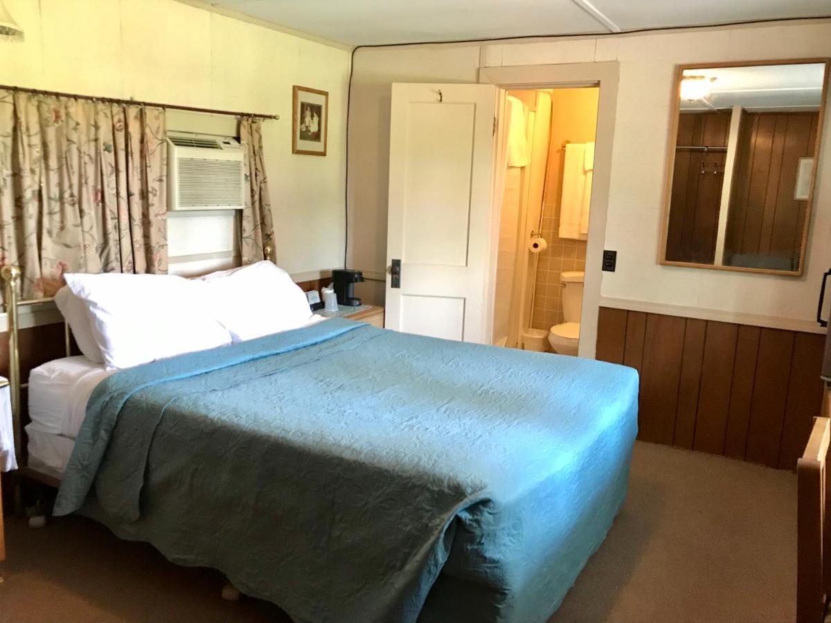 Chamber Lane Motel Round Lake Buitenkant foto
