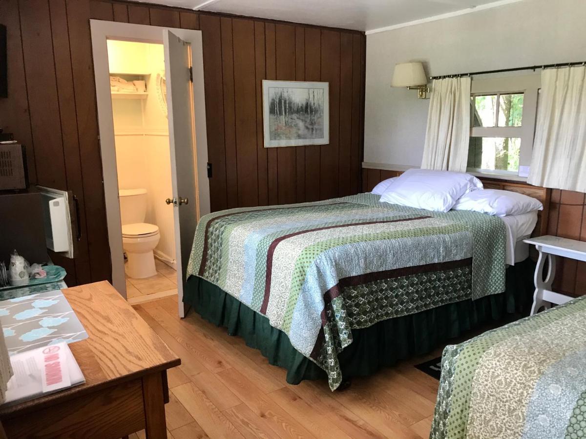 Chamber Lane Motel Round Lake Buitenkant foto