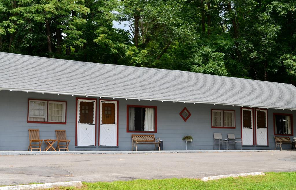 Chamber Lane Motel Round Lake Buitenkant foto