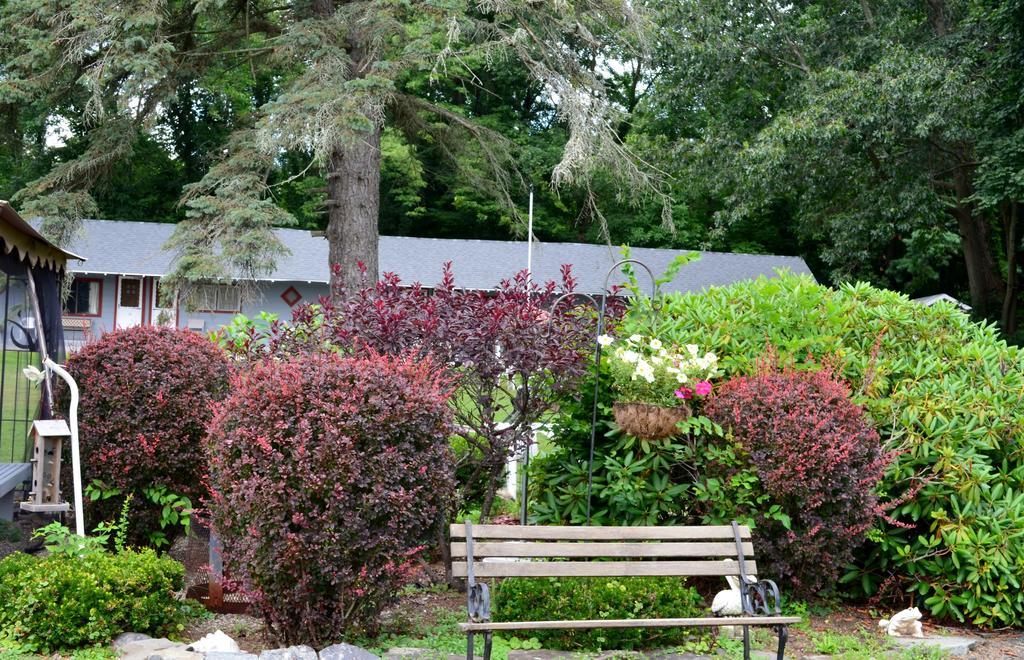 Chamber Lane Motel Round Lake Buitenkant foto