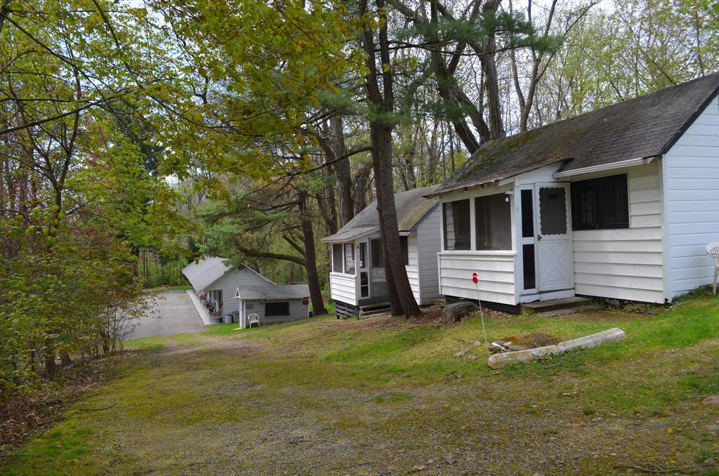 Chamber Lane Motel Round Lake Buitenkant foto