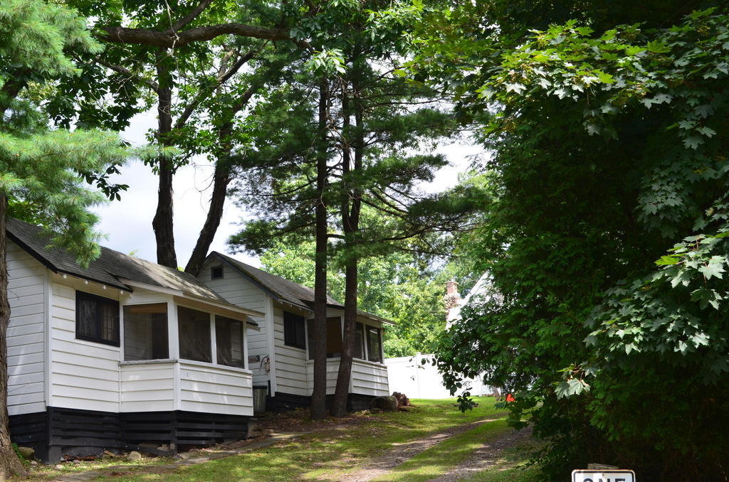 Chamber Lane Motel Round Lake Buitenkant foto