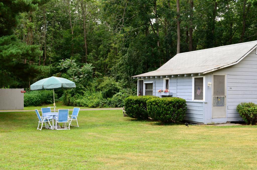 Chamber Lane Motel Round Lake Buitenkant foto