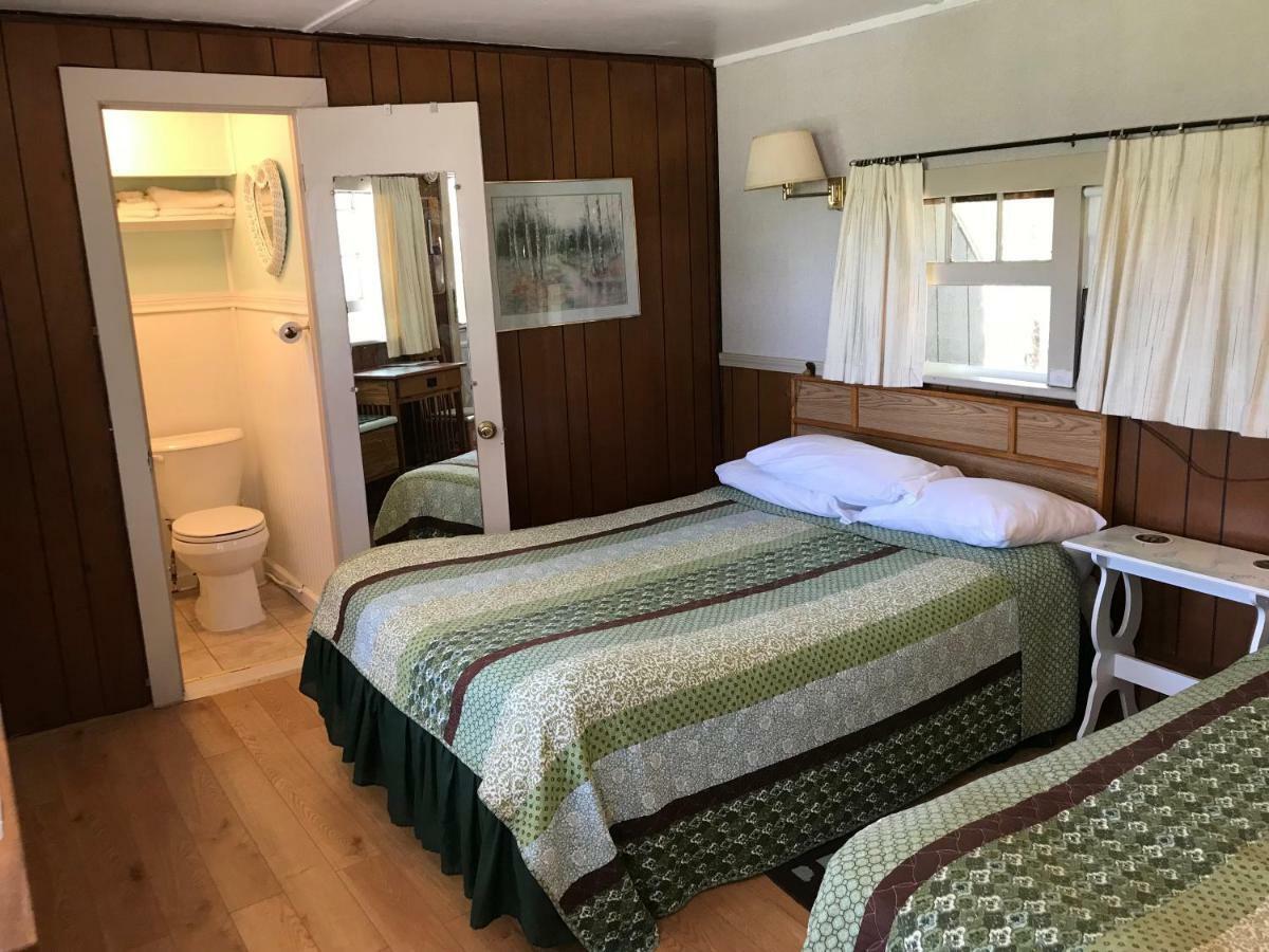 Chamber Lane Motel Round Lake Buitenkant foto